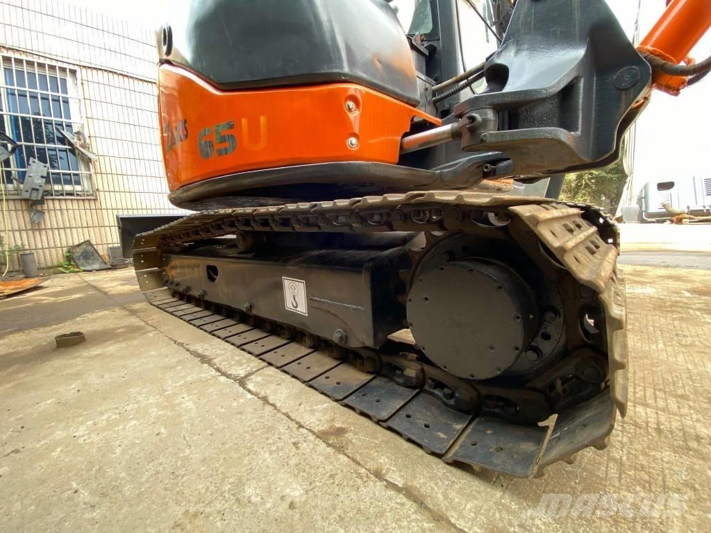 Hitachi ZX65 Mini Escavadoras <7t