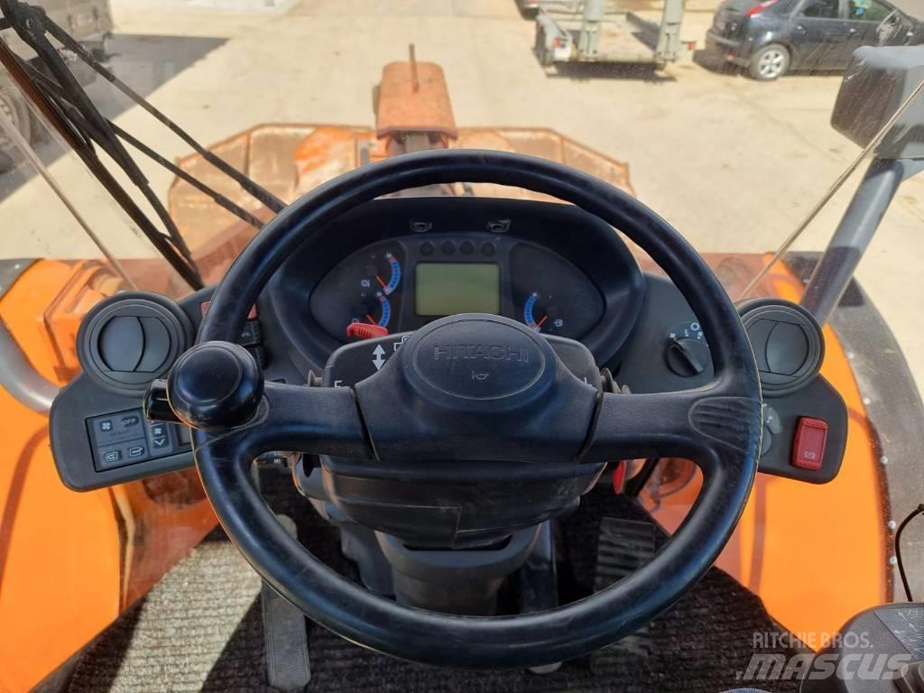 Hitachi ZW 220 Pás carregadoras de rodas