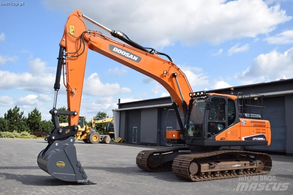 Doosan DX 225 LC-5 Escavadoras de rastos
