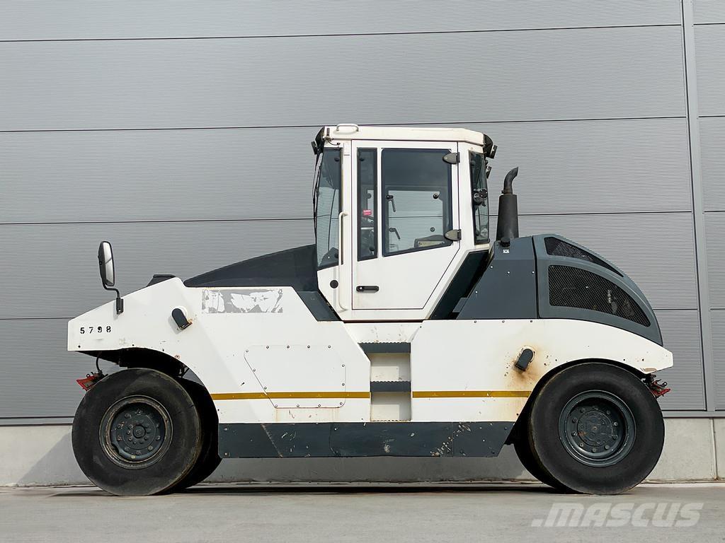 Bomag BW 24 RH Cilindros Compactadores de pneus
