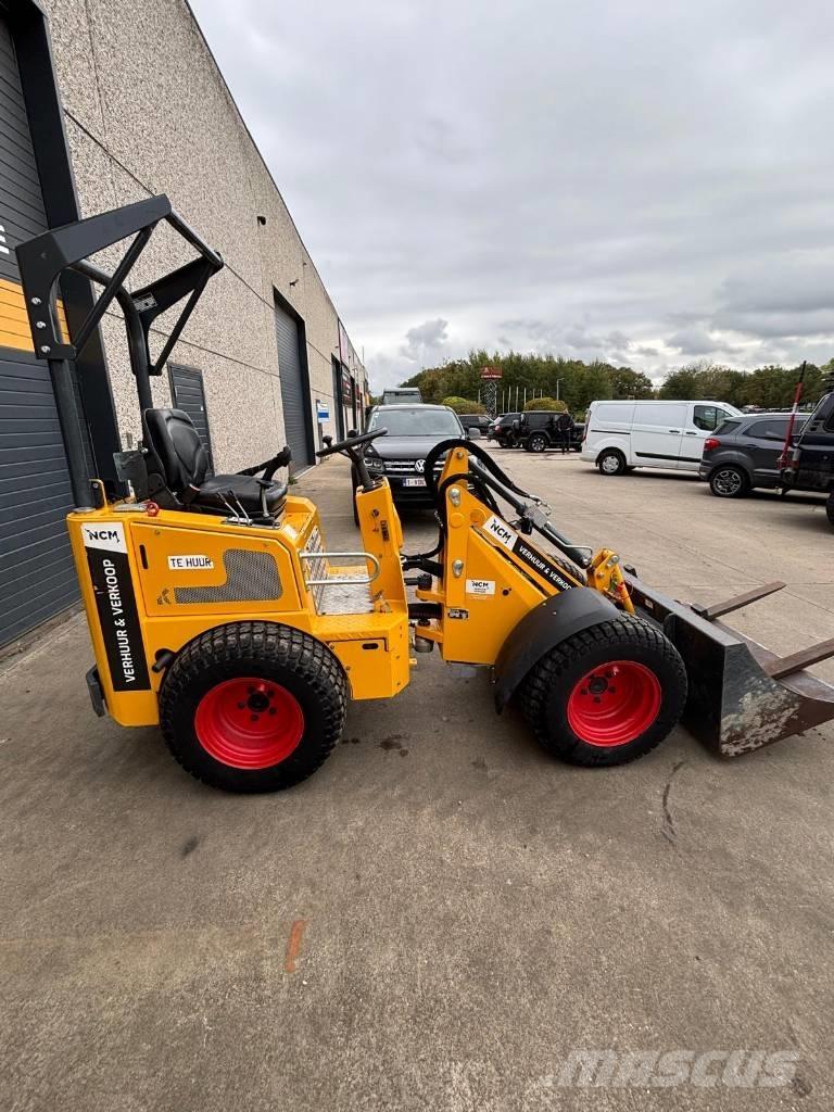 Knikmops KM 130 Pás carregadoras de rodas