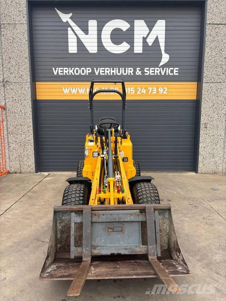 Knikmops KM 130 Pás carregadoras de rodas