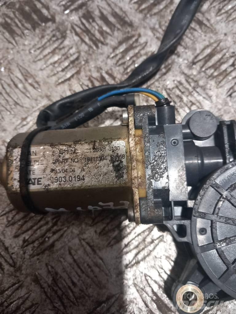 MAN TGA 81286016130 Cabines e interior