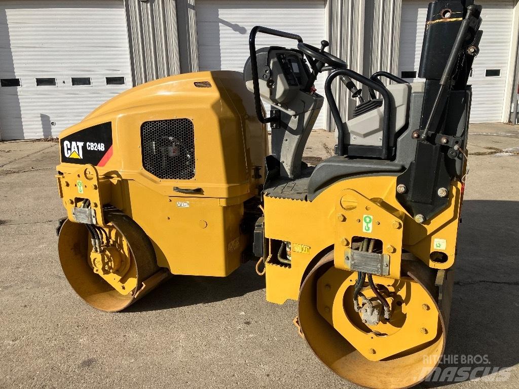 CAT CB 24 B Cilindros Compactadores tandem