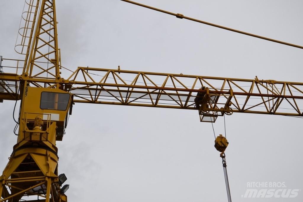 Liebherr 220 HC Gruas de construção