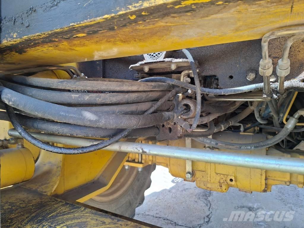 Komatsu WB 91 R Retroescavadoras