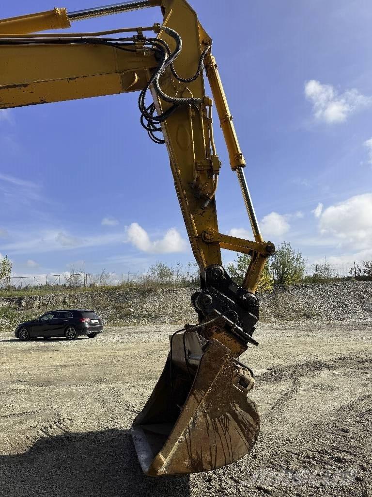 Komatsu PC 228 US-3 Escavadoras de rastos