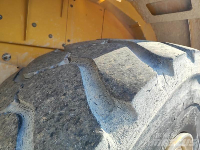 CAT 966M Pás carregadoras de rodas