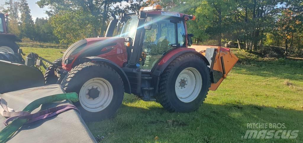 Valtra N114HT5 Tratores Agrícolas usados