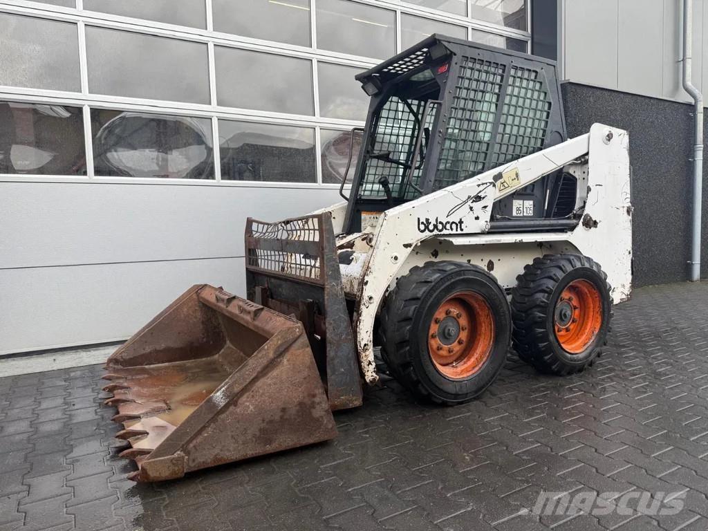 Bobcat 751 Carregadoras de direcção deslizante