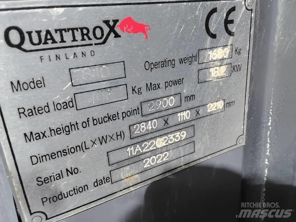 QuattroX 810 Mini carregadoras