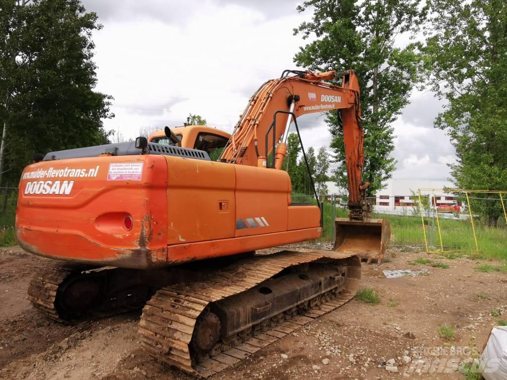 Doosan DX 225 LC Escavadoras de rastos