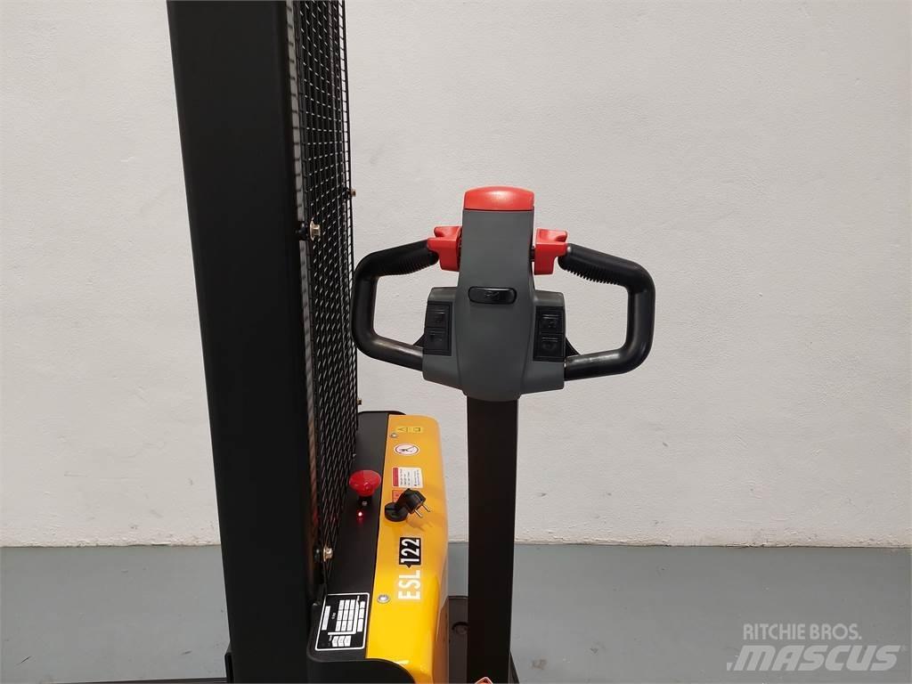  ESL122 2S330 Empilhador para operador externo
