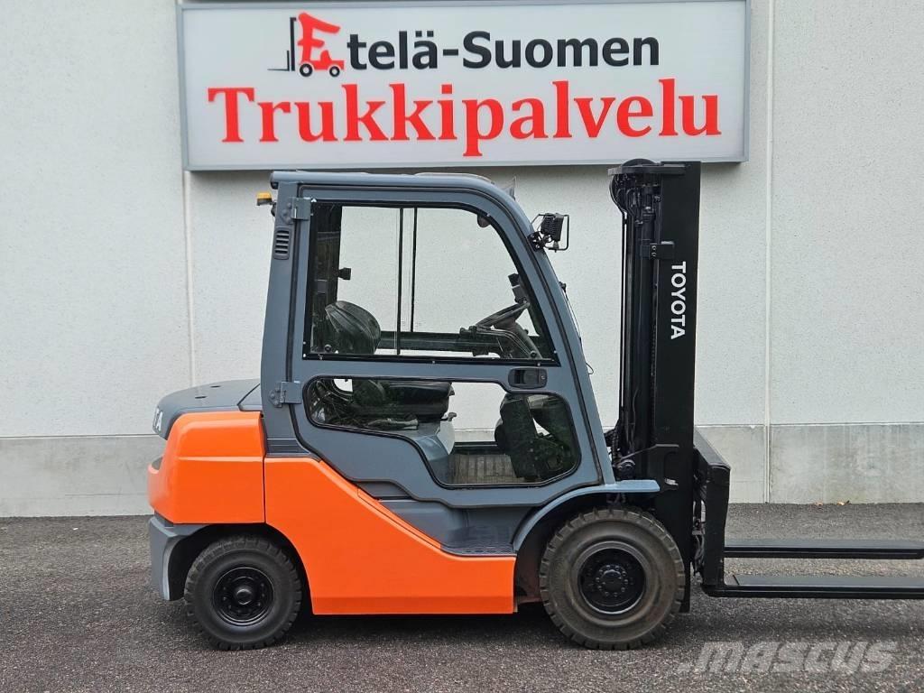 Toyota 02-8 FDF 25 Empilhadores Diesel