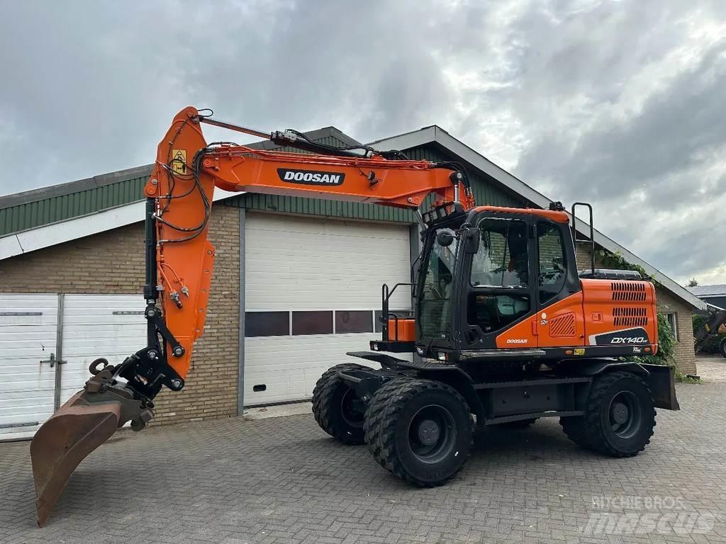 Doosan DX140W-5 Escavadoras de rodas