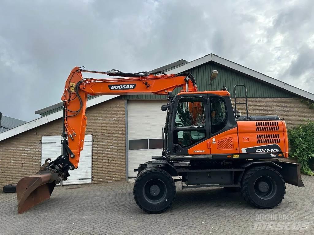 Doosan DX140W-5 Escavadoras de rodas