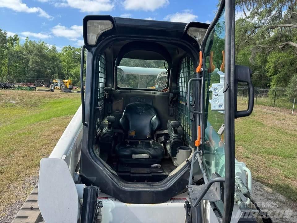Bobcat T 750 Carregadoras de direcção deslizante