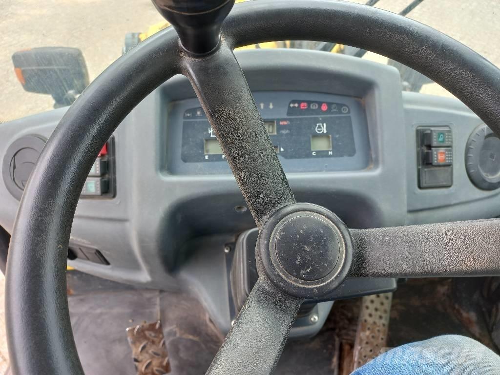 Komatsu WA 80-6 Pás carregadoras de rodas