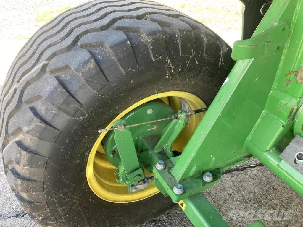 John Deere V461M Enfardadeira de rolos