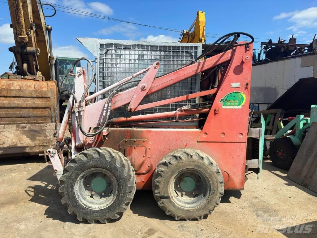 Unirak 600 Carregadoras de direcção deslizante