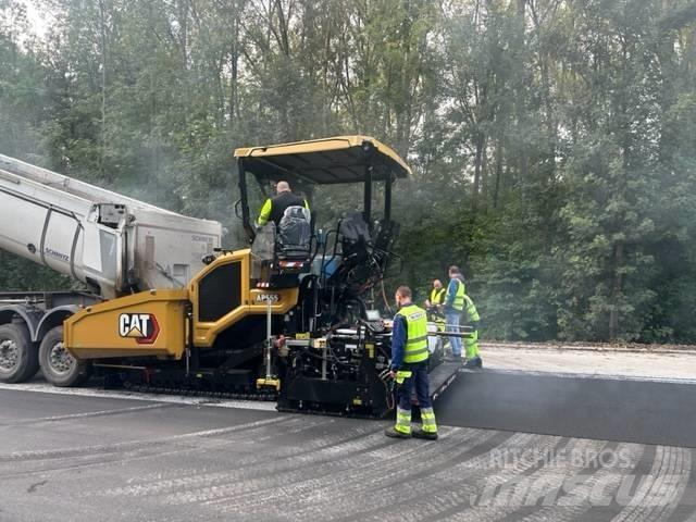 CAT AP 555 Pavimentadoras de asfalto
