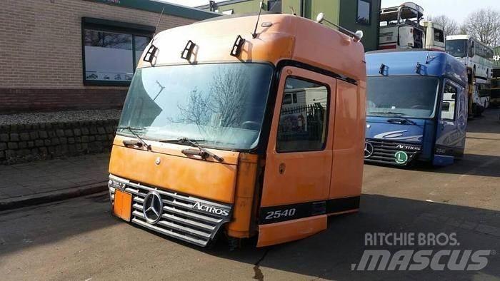 Mercedes-Benz 2540 Transportes - Outros

