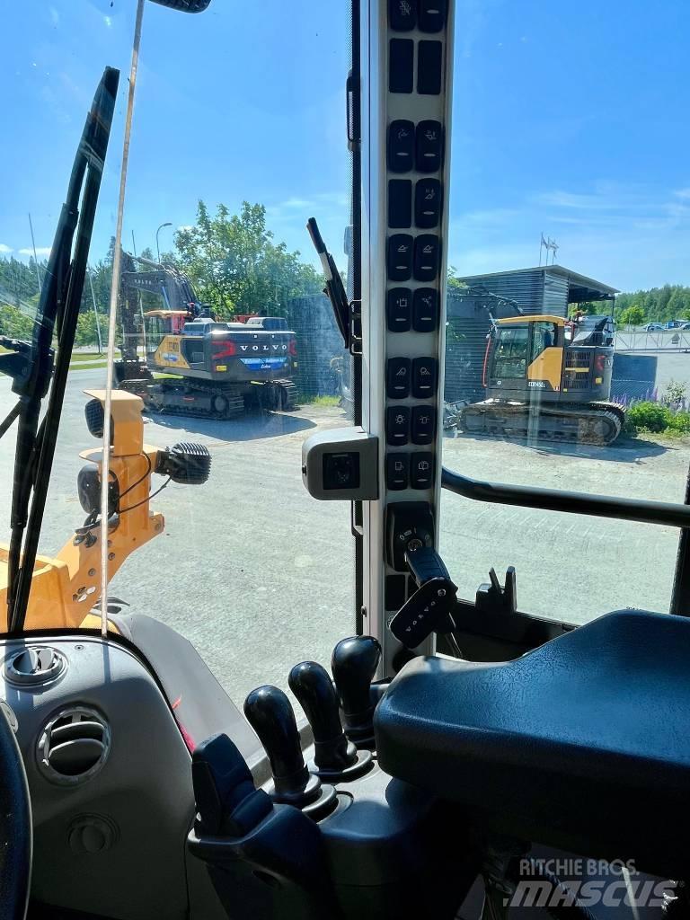 Volvo L 120 H Pás carregadoras de rodas