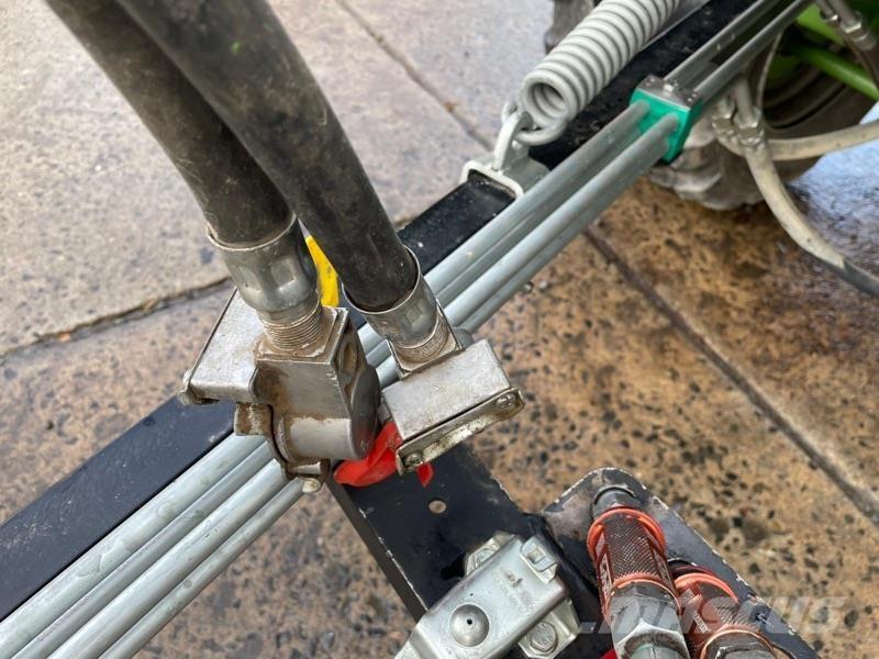 Conow BTW 24 Enfardadeira de fardos quadrados