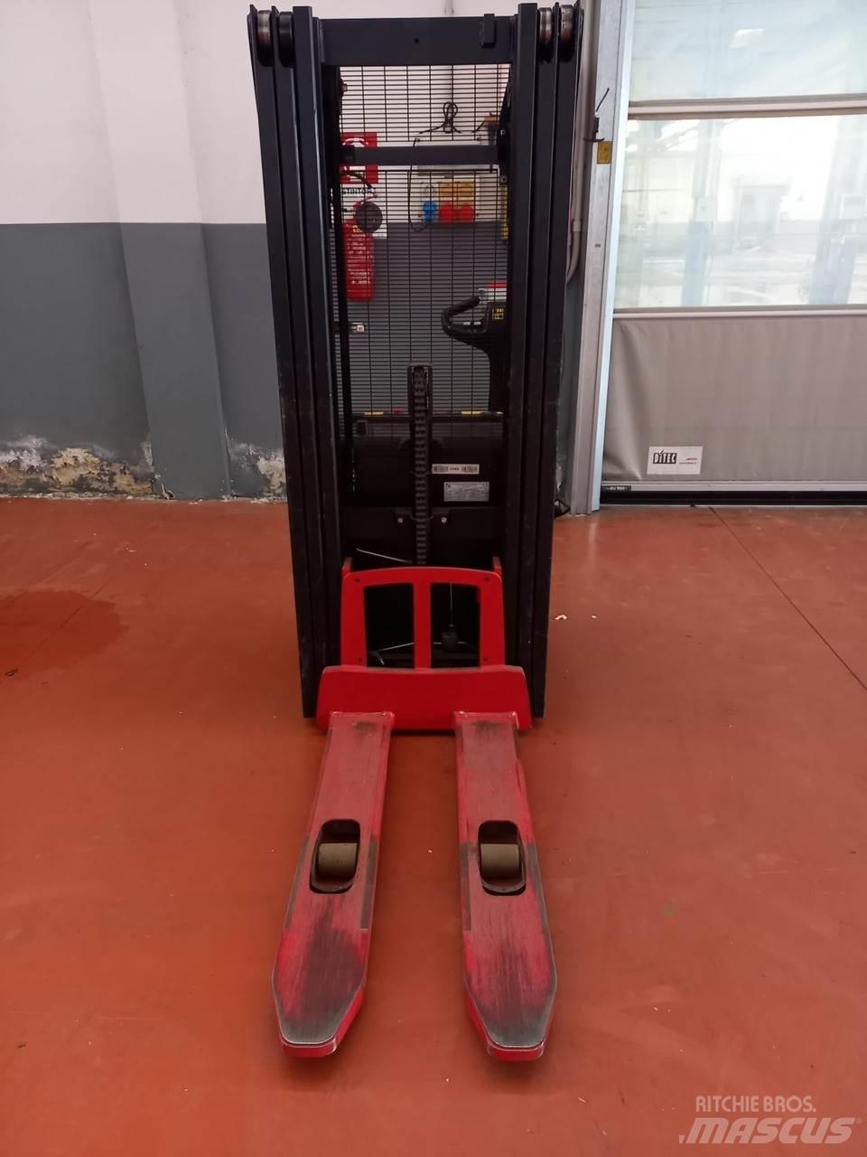 Hyster S1.2 Empilhador para operador externo