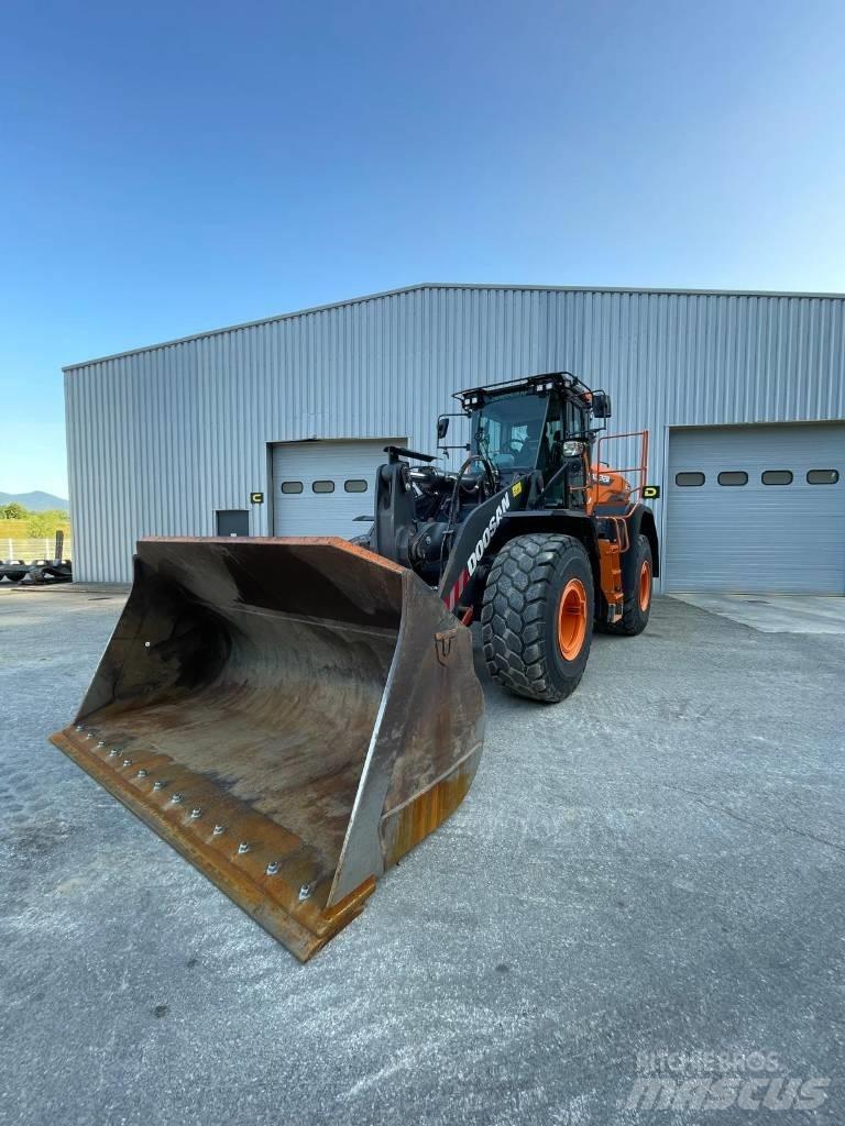Doosan DL 320-7 Pás carregadoras de rodas