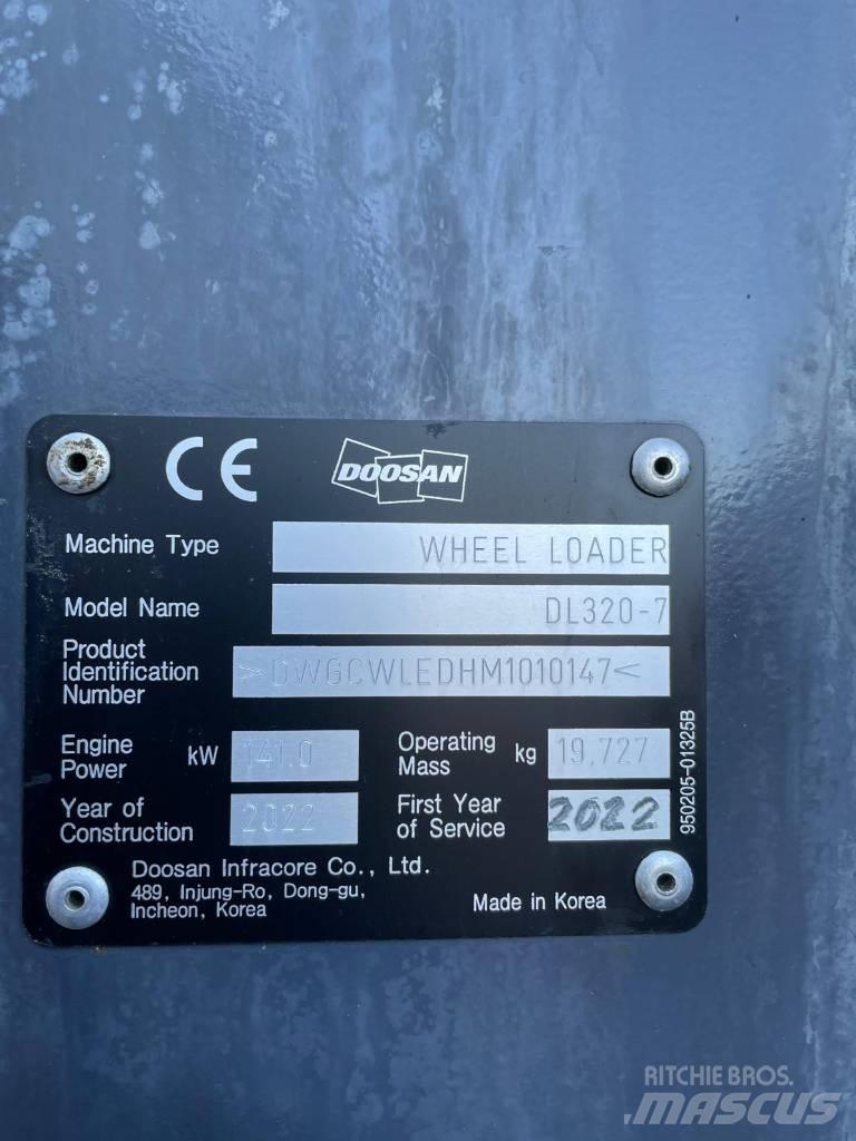 Doosan DL 320-7 Pás carregadoras de rodas