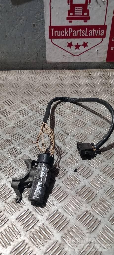 MAN TGA   81464336004 Cabines e interior