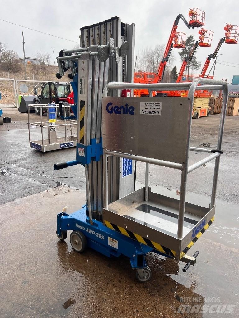 Genie AWP 30 Plataformas de Mastro Vertical