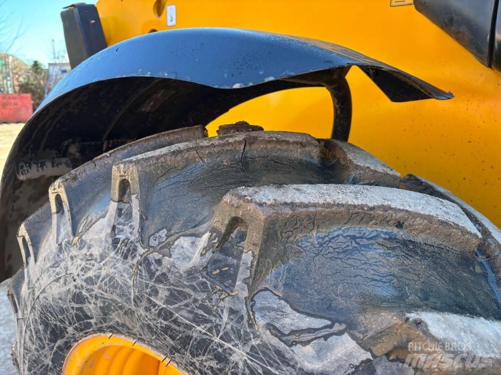 JCB 540-140 Hi Vis Manipuladores telescópicos