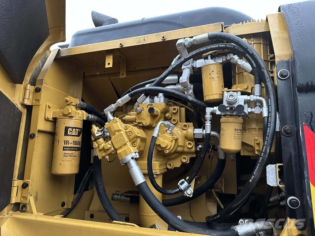 CAT 330D2 Escavadoras de rastos