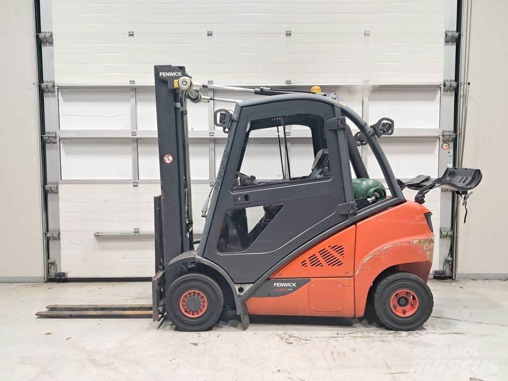 Linde H25T-02 Empilhadores a gás