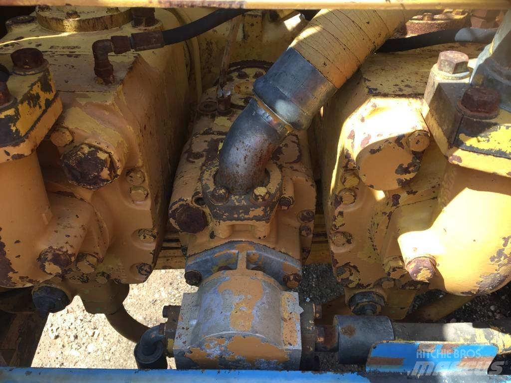 CAT 245 D ME Escavadoras de rastos