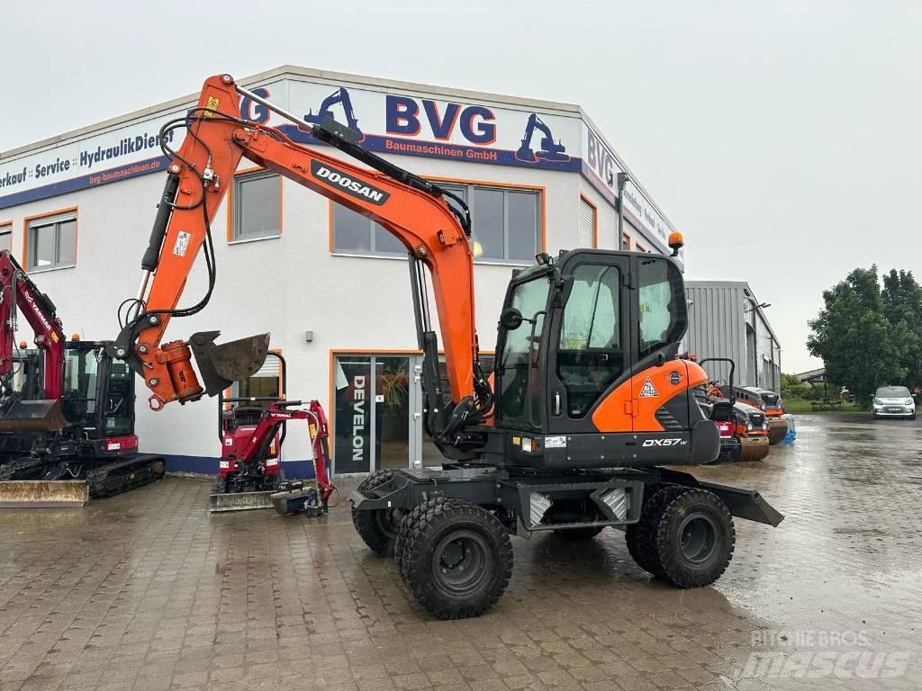 Doosan DX 57 W-5 Escavadoras de rodas