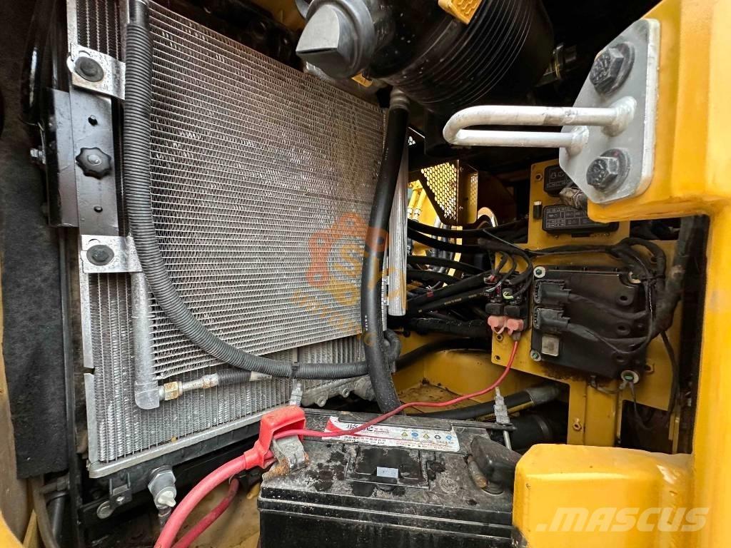 CAT 310 Escavadoras de rastos