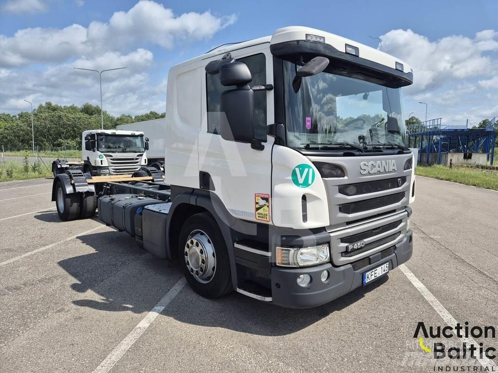 Scania P 450 Camiões de chassis e cabine