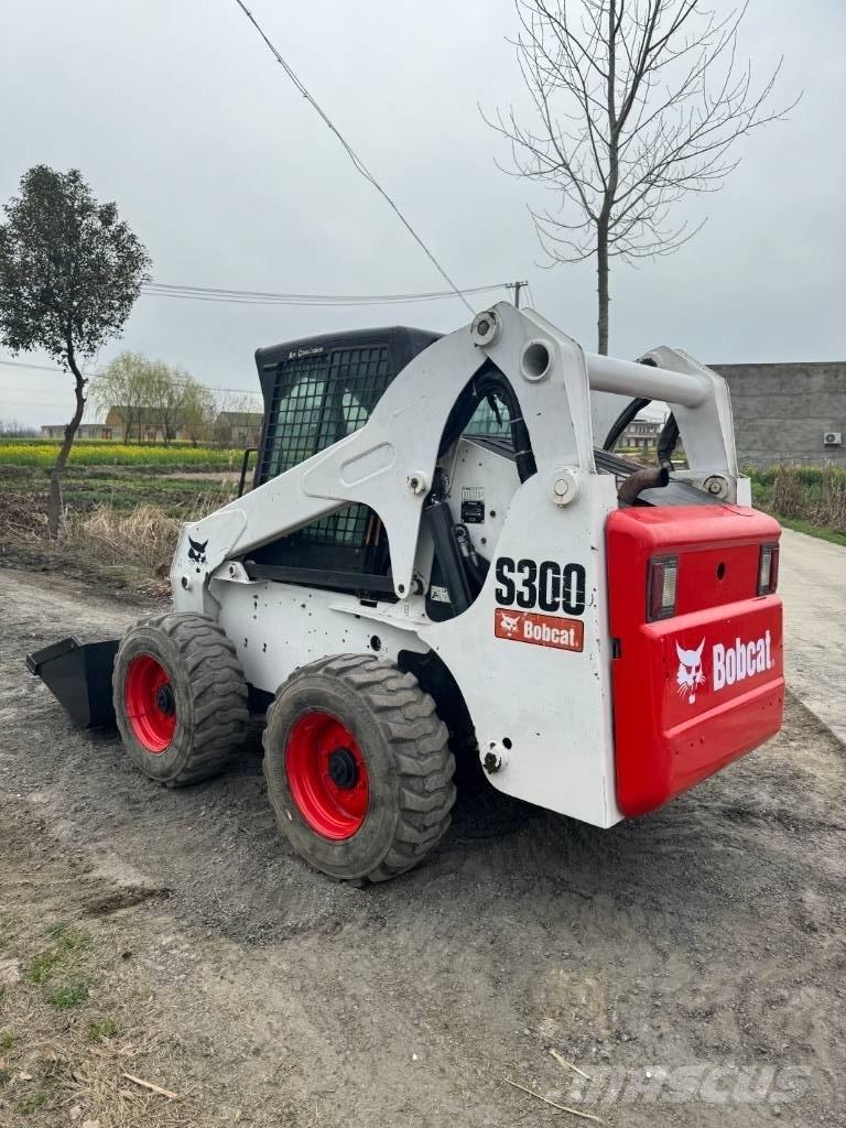 Bobcat S 300 Carregadoras de direcção deslizante