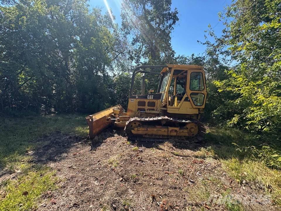 CAT D4C Dozers - Tratores rastos