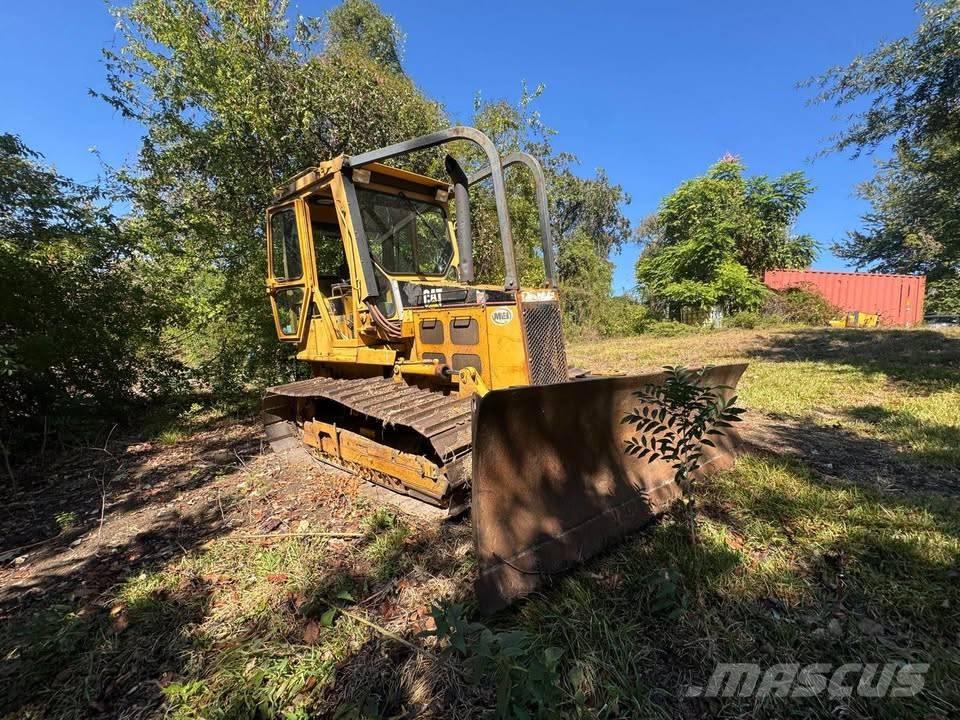 CAT D4C Dozers - Tratores rastos