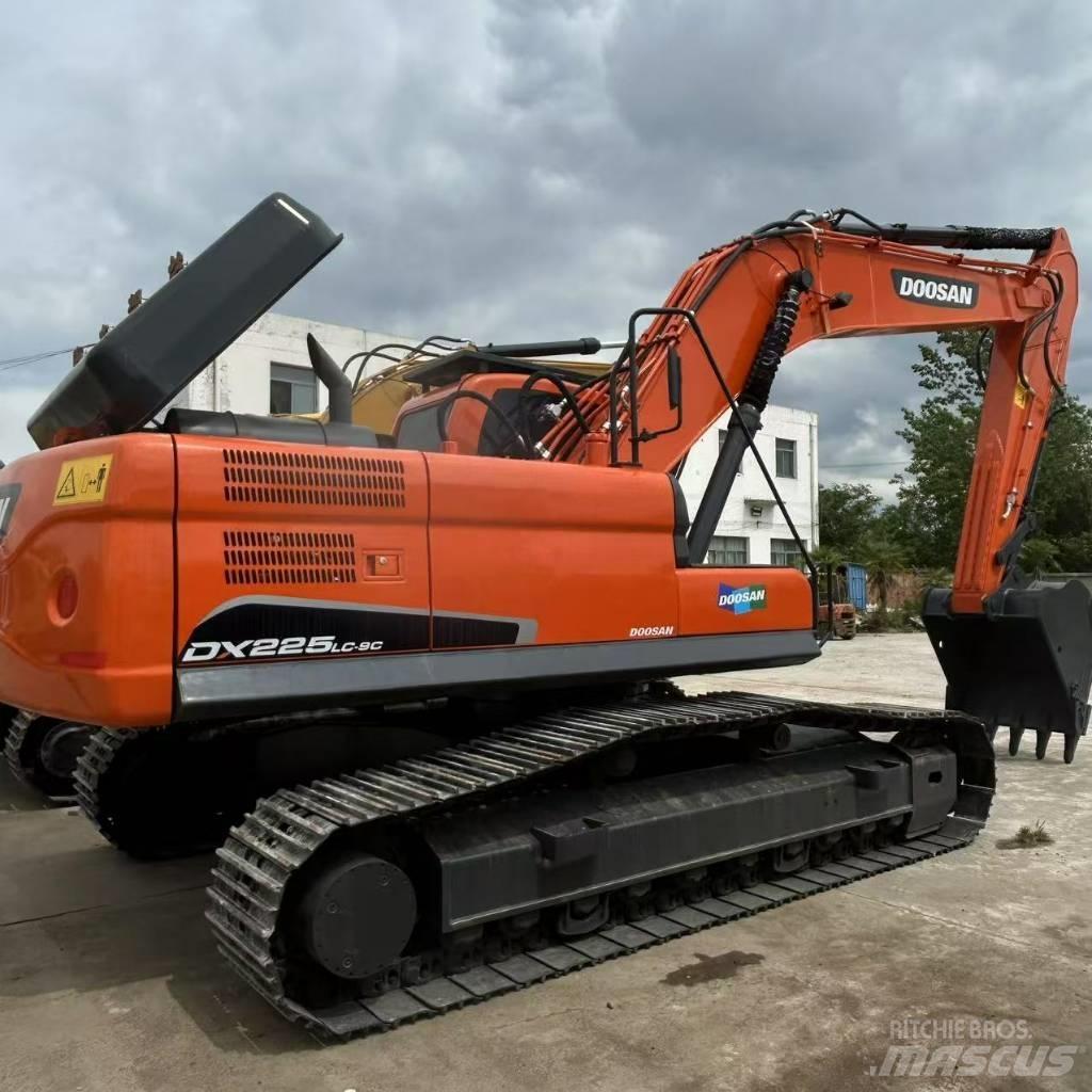 Doosan 225LC-9 Escavadoras de rastos