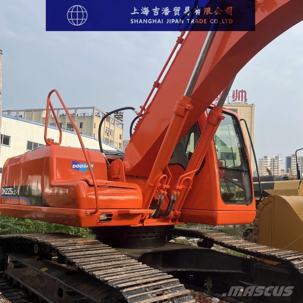 Doosan DH 225 Escavadoras de rastos