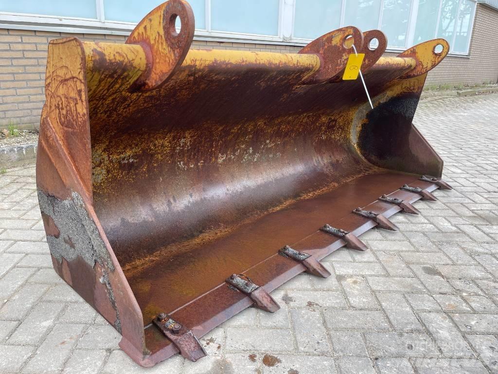 CAT Backhoe bucket Baldes