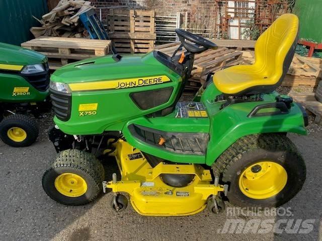 John Deere X750 Tratores Agrícolas usados