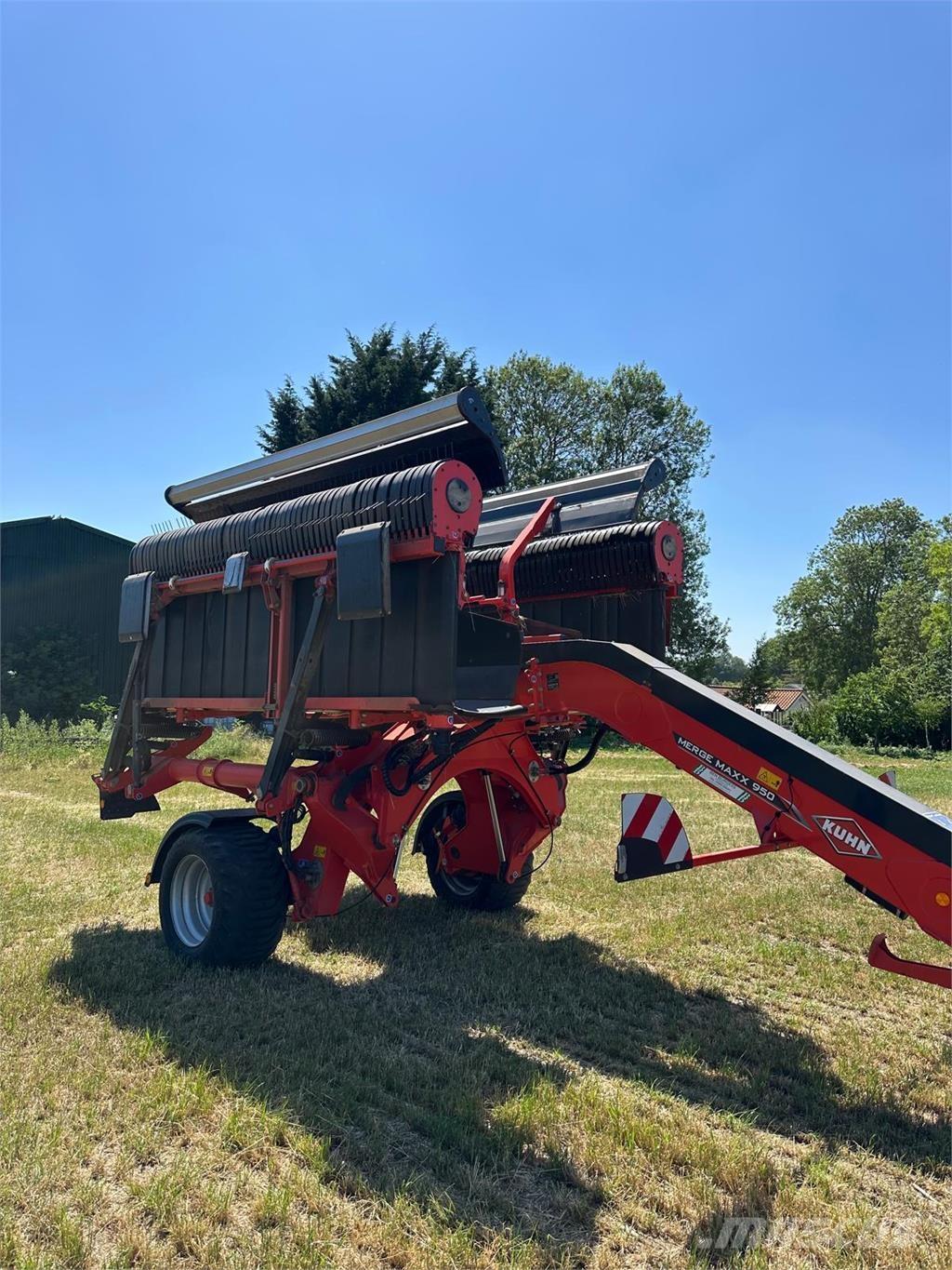 Kuhn MERGEMAXX950 Gadanheiras e cortadores de folhas para pastos