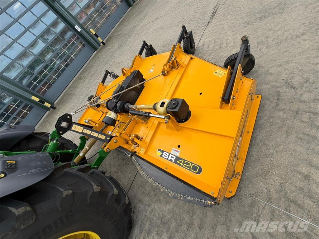 McConnel SR420 Gadanheiras e cortadores de folhas para pastos