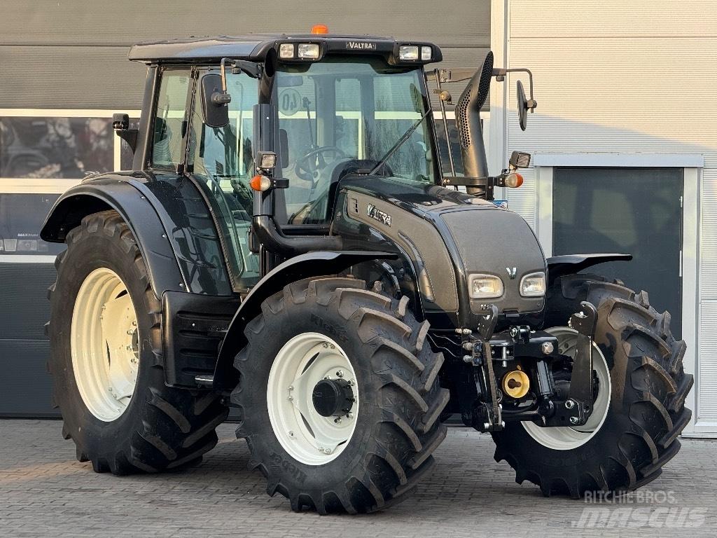 Valtra N 122 V Tratores Agrícolas usados